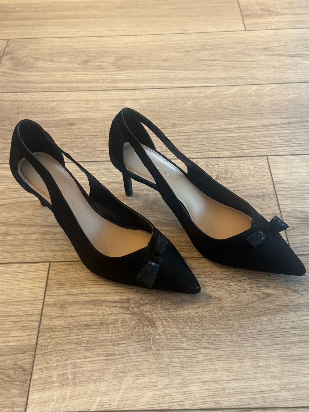 Kelly & Katie Black Pointed Toe Bow Stiletto Heels Pumps Size 9